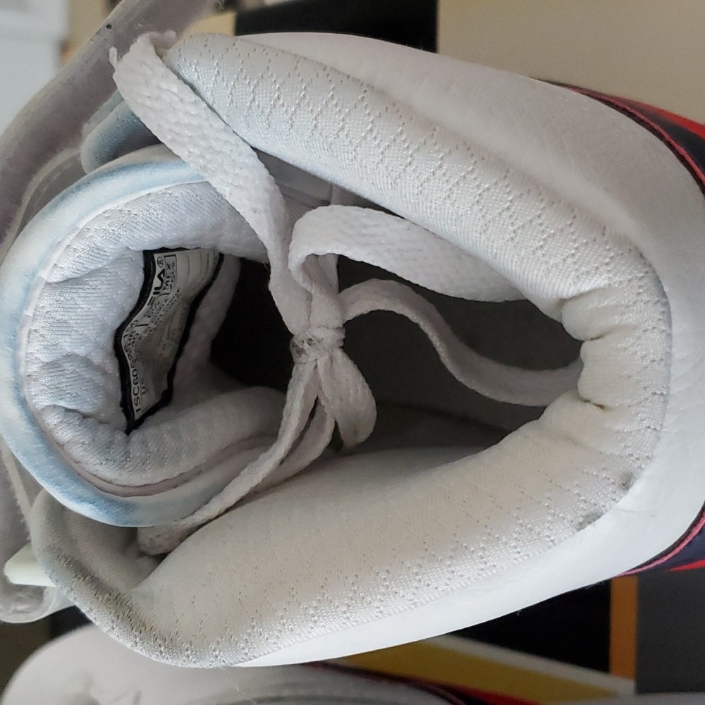 Sneakers - Picture 7 of 9
